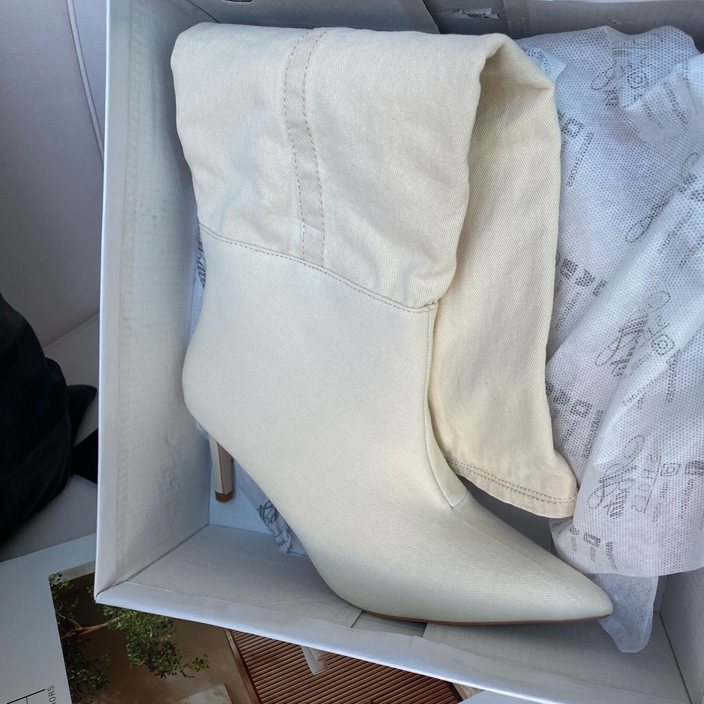 Mata Brand New in Box Cool Denim Boots Off White/Cream Color size 8 - Picture 7 of 10